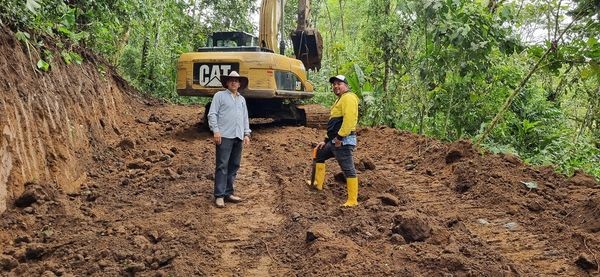 AVANCE DE APERTURA DE VIA EN APOYO A LOS AGRICULTORES EN EL SECTOR MARGAJITAS-SANTA INES