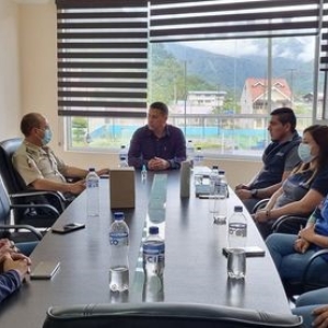 REUNION CON POLICIA NACIONAL, TENENECIA, CRISFE, ECUAGUESA Y VOCALES DEL GOBIERNO PARROQUIAL PARA COORDINAR ACCIONES SOBRE SEGURIDAD.