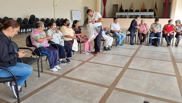 FESTEJO NAVIDEÑO AL GRUPO DE ADULTO MAYOR